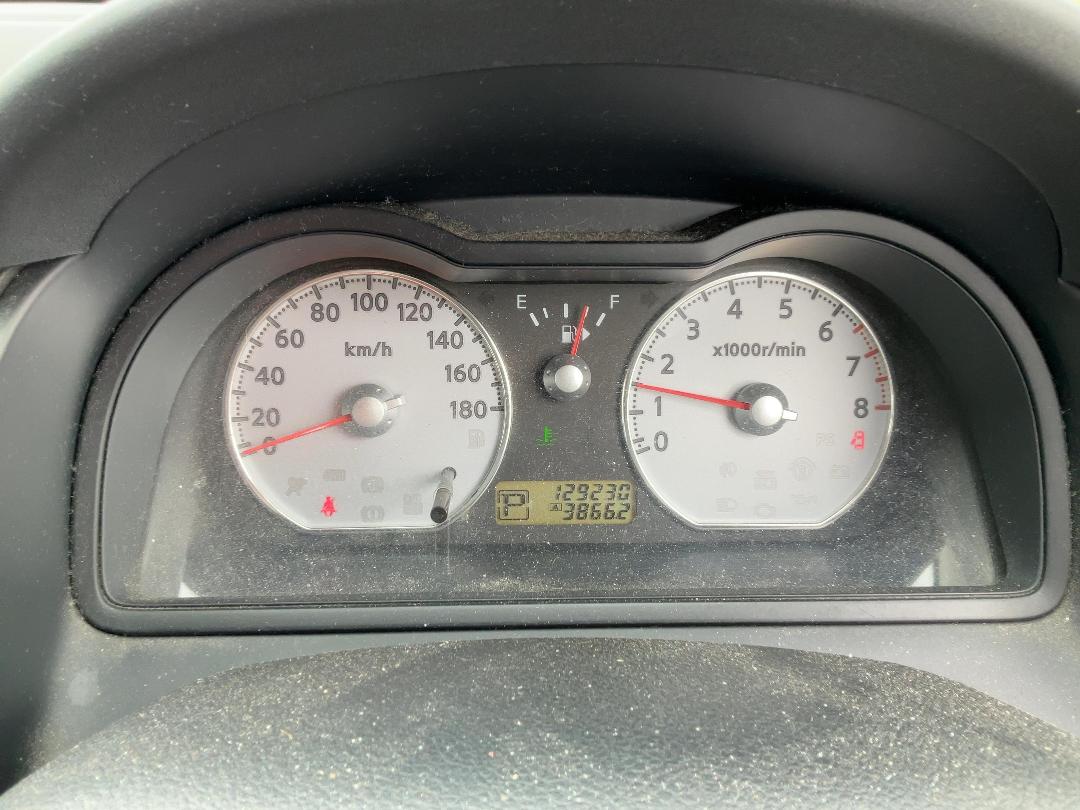 Photo '16' of Nissan Wingroad Photo '16' of Nissan Wingroad