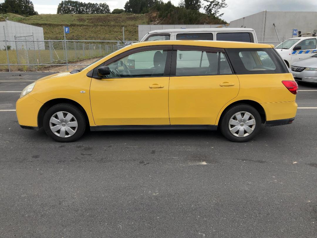 Photo '4' of Nissan Wingroad Photo '4' of Nissan Wingroad