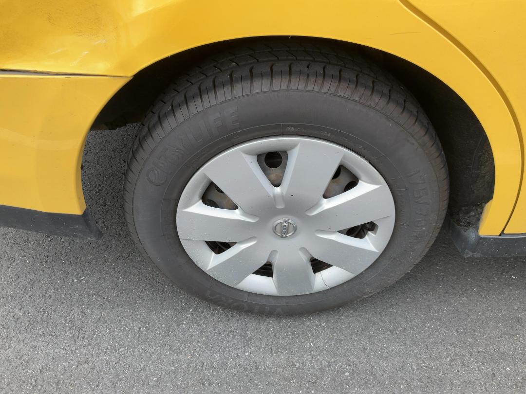 Photo '9' of Nissan Wingroad Photo '9' of Nissan Wingroad