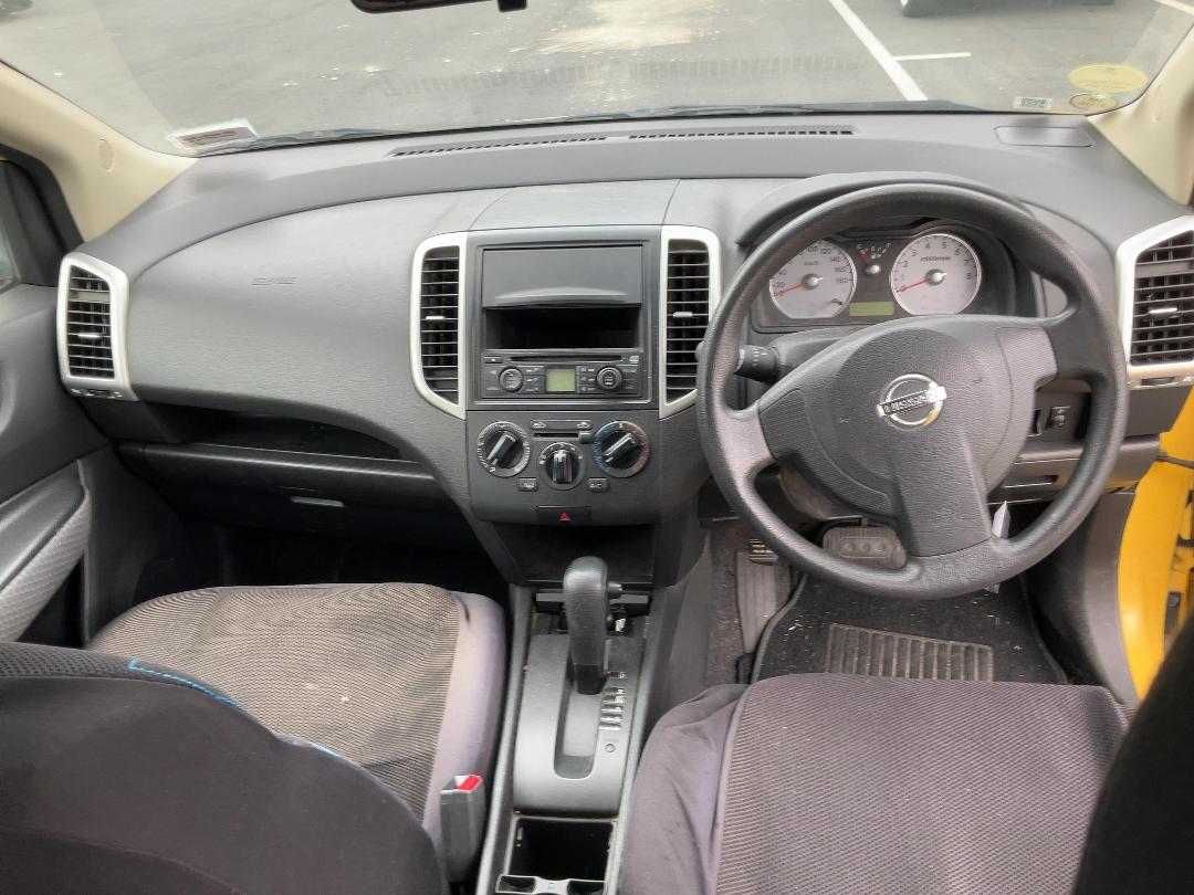 Photo '15' of Nissan Wingroad Photo '15' of Nissan Wingroad