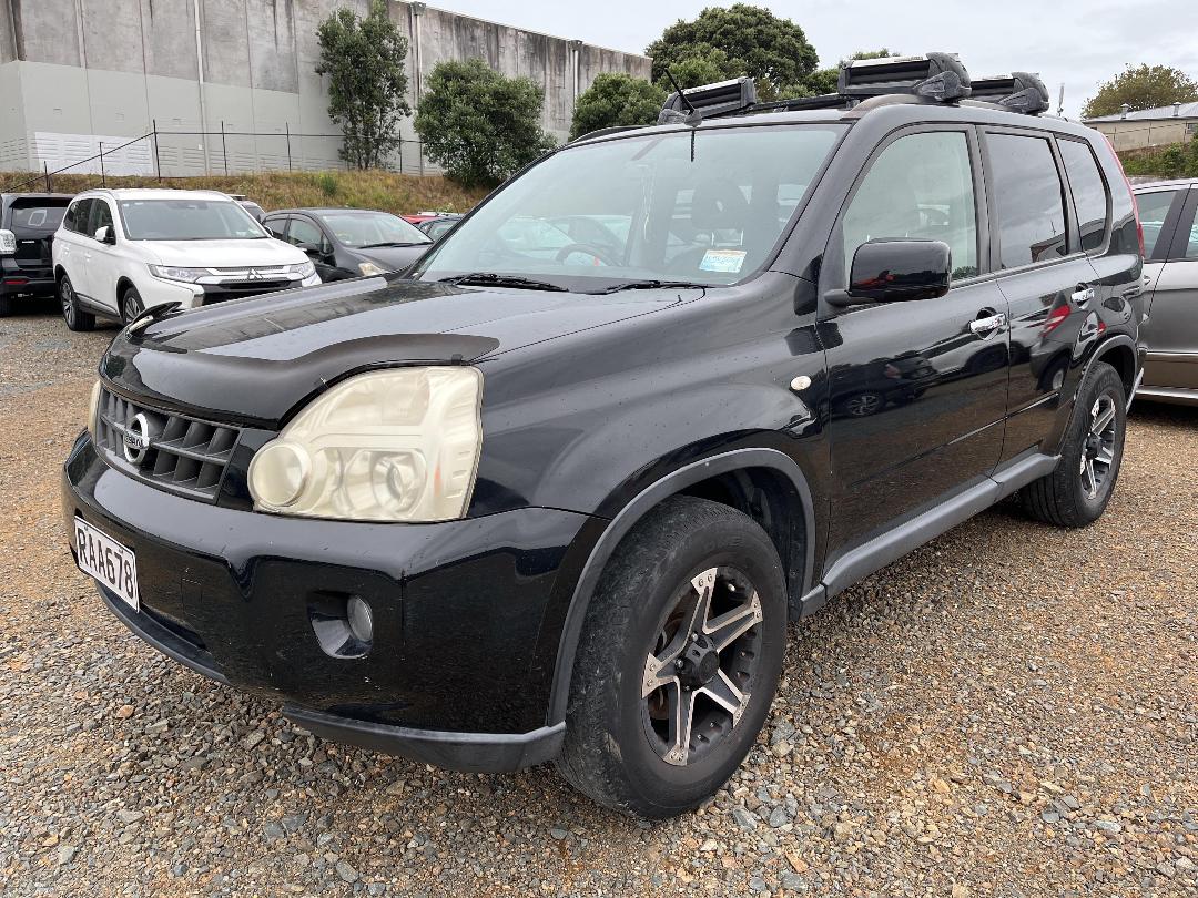 Photo '2' of Nissan X-Trail