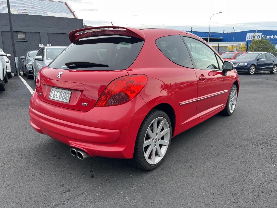 Photo '7' of Peugeot 207 GTI Photo '7' of Peugeot 207 GTI