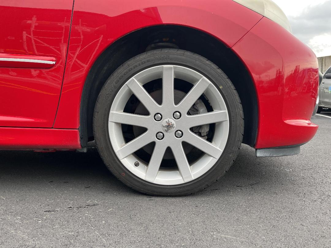 Photo '8' of Peugeot 207 GTI Photo '8' of Peugeot 207 GTI