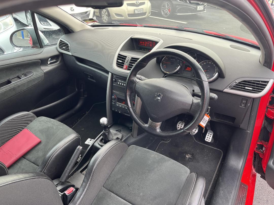 Photo '13' of Peugeot 207 GTI Photo '13' of Peugeot 207 GTI