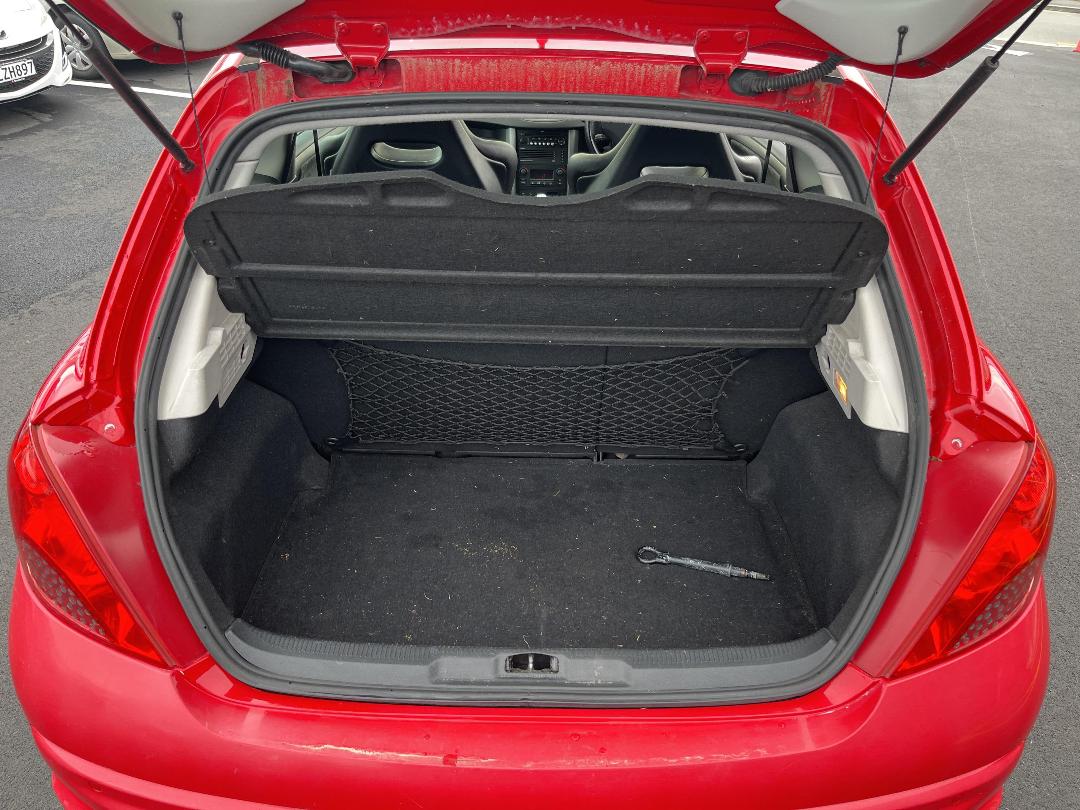 Photo '16' of Peugeot 207 GTI Photo '16' of Peugeot 207 GTI