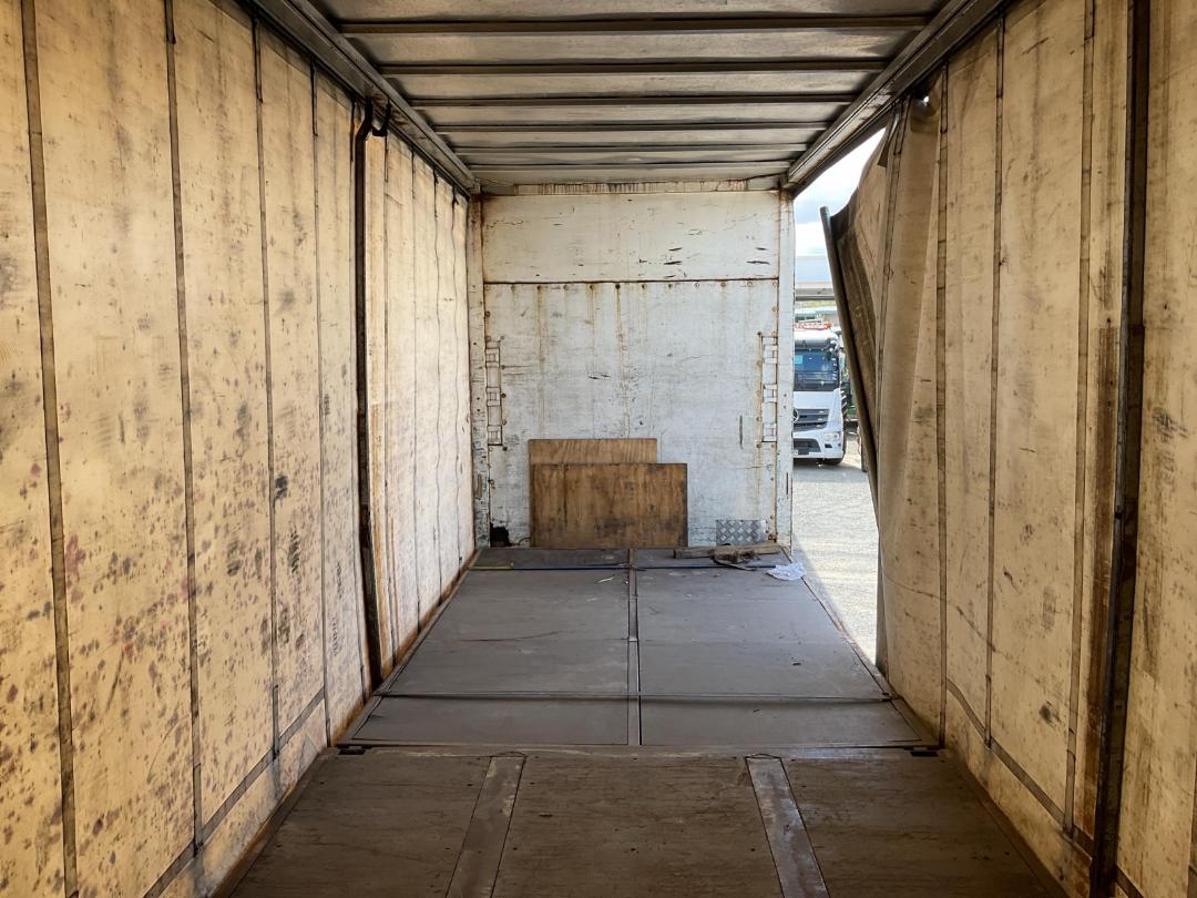 Photo '17' of ROADMASTER SG -3A-76B Curtainsider B-Train