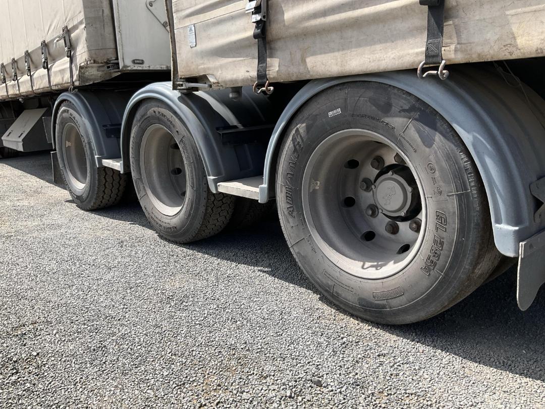 Photo '21' of ROADMASTER SG -3A-76B Curtainsider B-Train