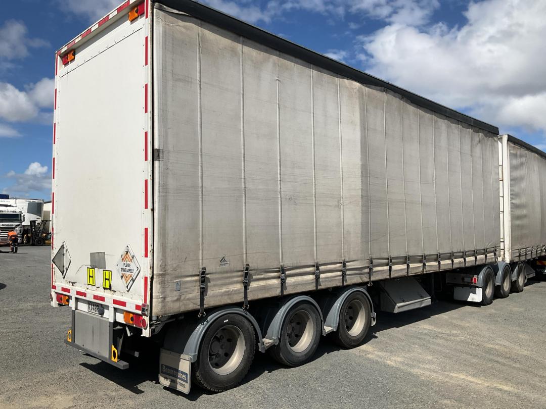 Photo '5' of ROADMASTER SG Curtainsider B-Train