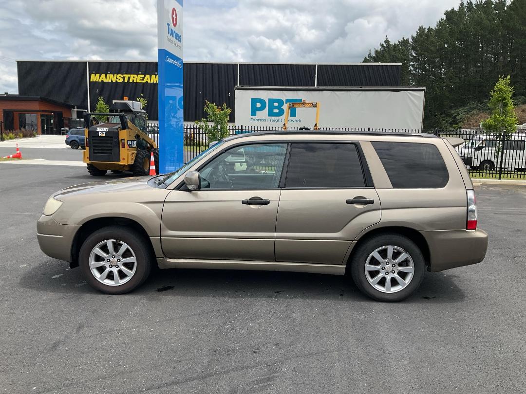 Photo '2' of Subaru Forester XS Photo '2' of Subaru Forester XS