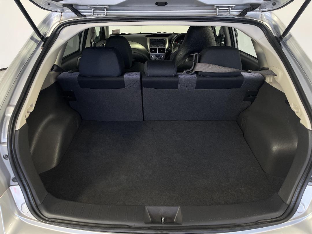 Photo '14' of Subaru Impreza Photo '14' of Subaru Impreza