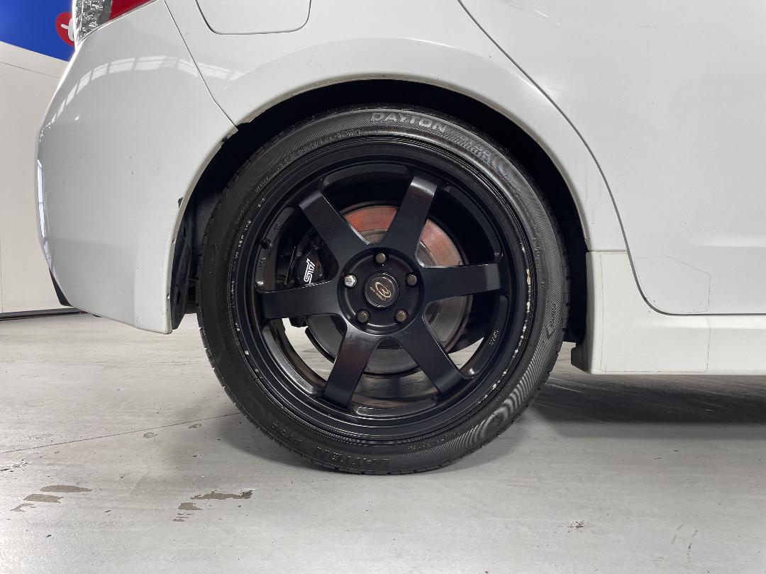 Photo '12' of Subaru Impreza Photo '12' of Subaru Impreza