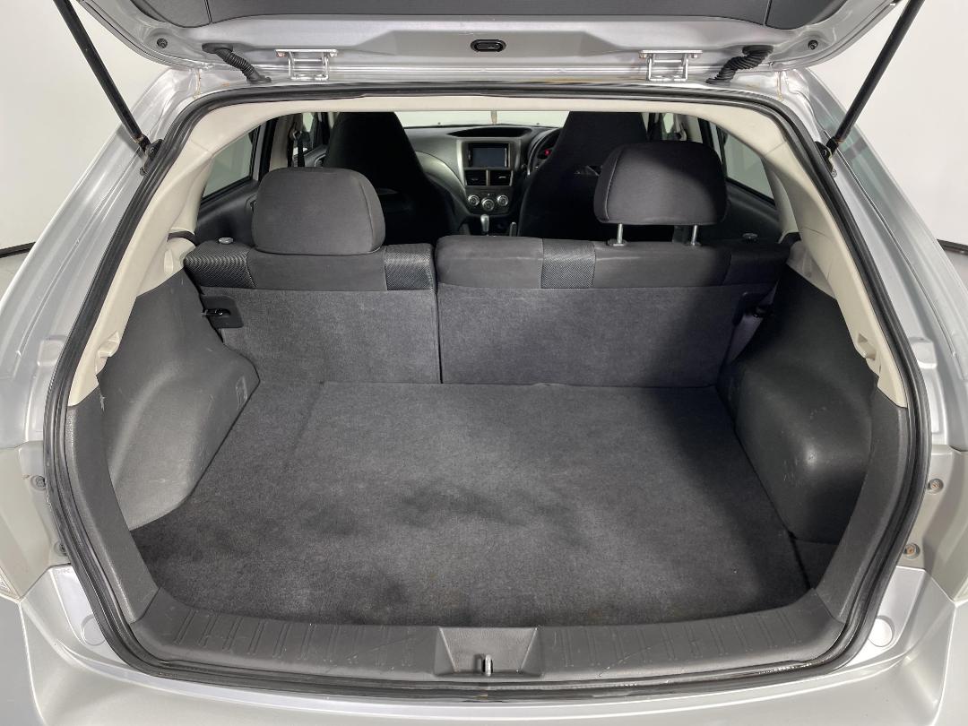 Photo '14' of Subaru Impreza Photo '14' of Subaru Impreza