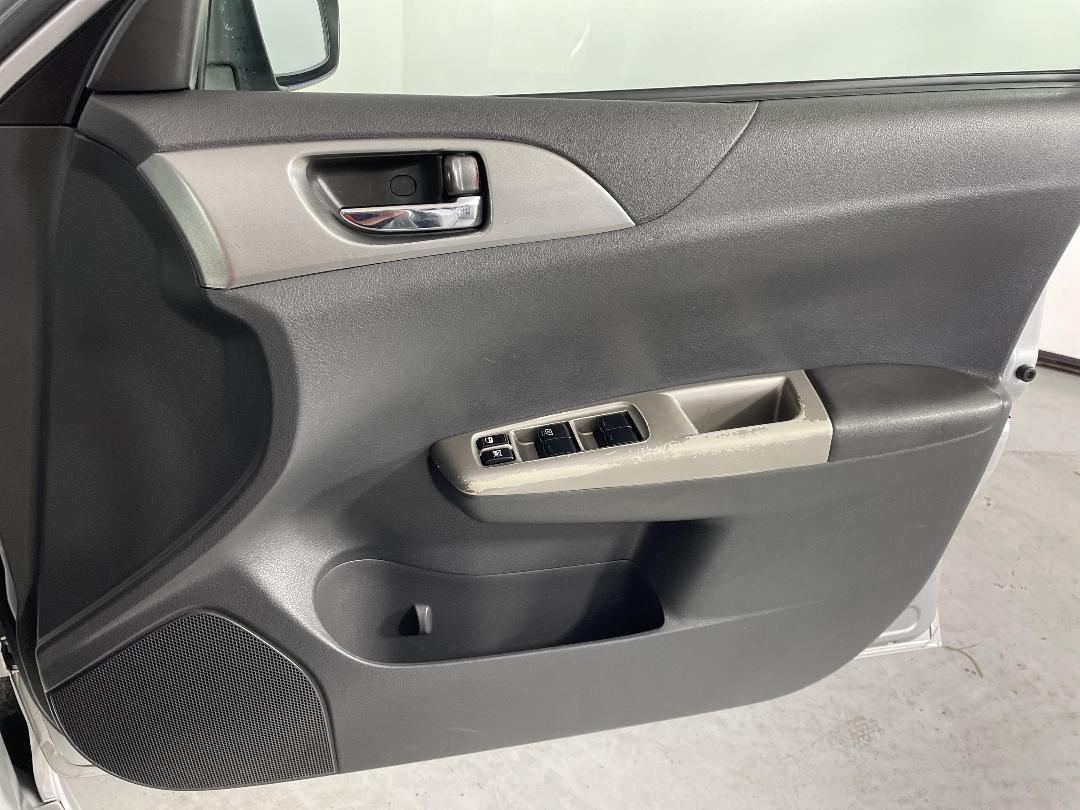 Photo '15' of Subaru Impreza Photo '15' of Subaru Impreza