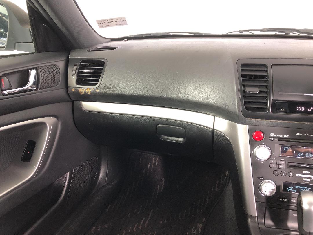 Photo '23' of Subaru Legacy