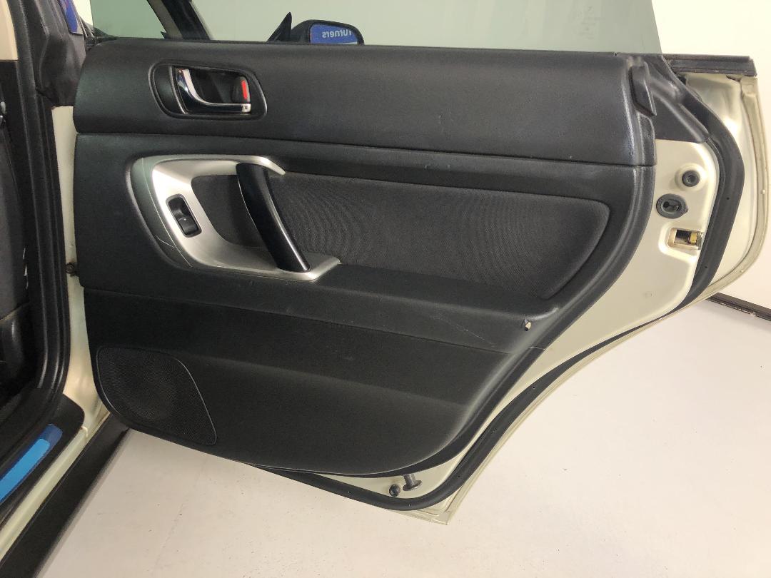 Photo '19' of Subaru Legacy Photo '19' of Subaru Legacy