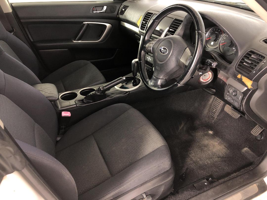 Photo '16' of Subaru Legacy