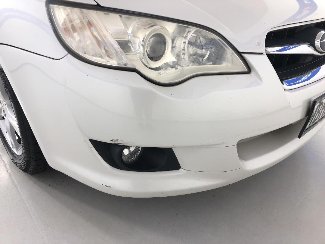 Photo '27' of Subaru Legacy