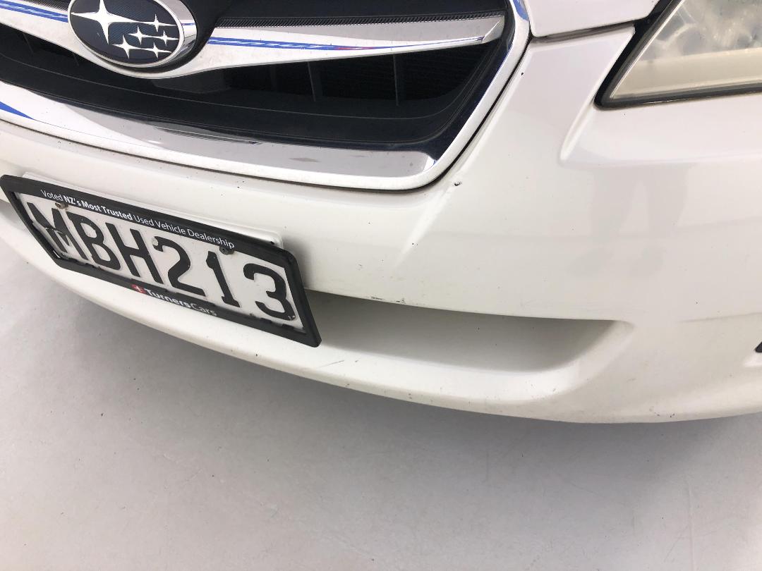 Photo '28' of Subaru Legacy