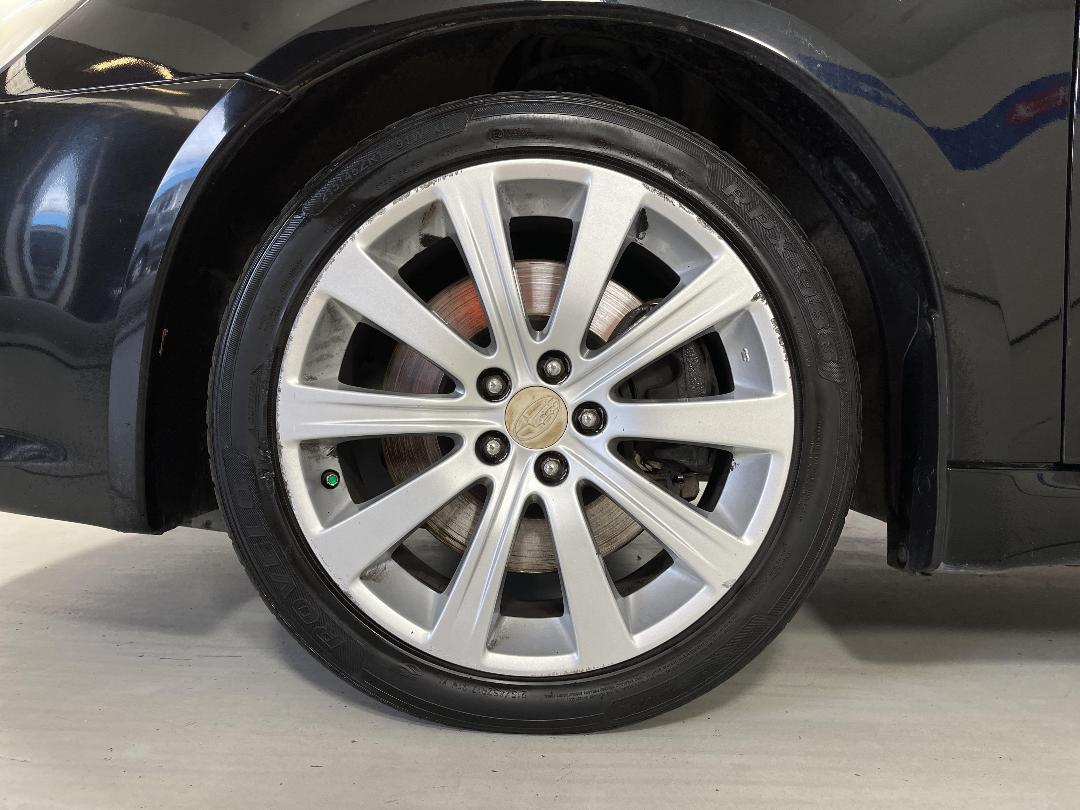 Photo '10' of Subaru Legacy