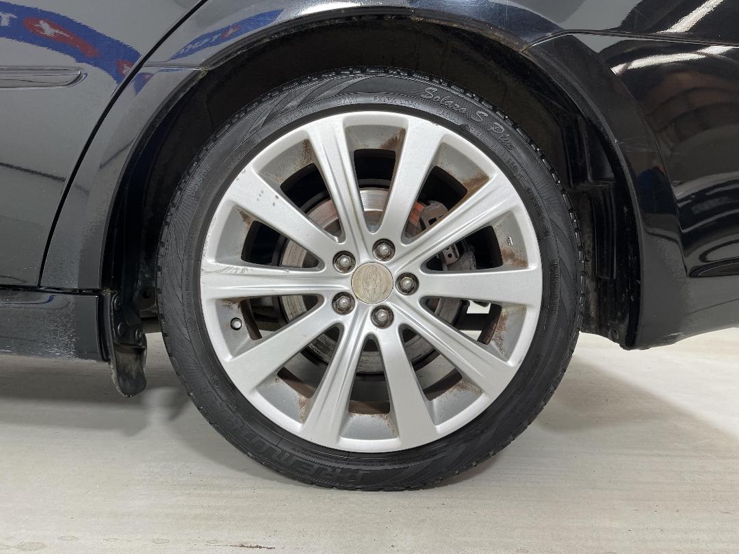 Photo '11' of Subaru Legacy