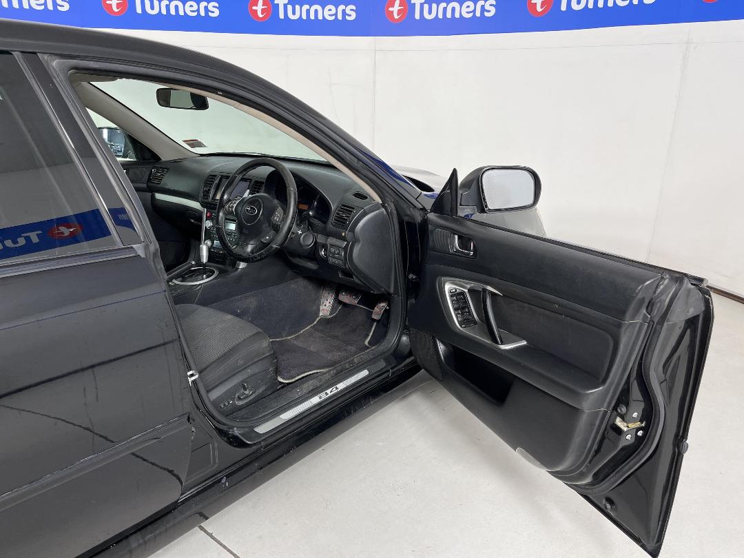 Photo '15' of Subaru Legacy