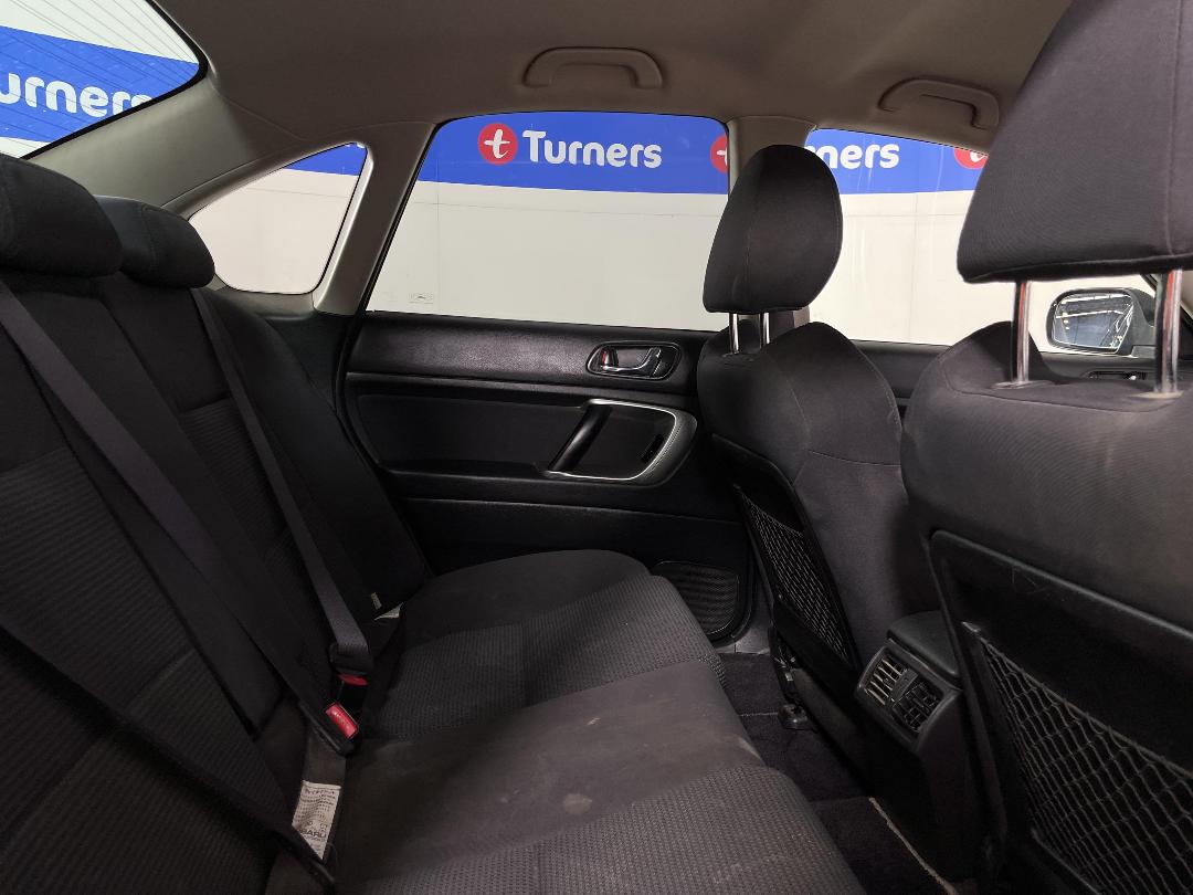 Photo '20' of Subaru Legacy