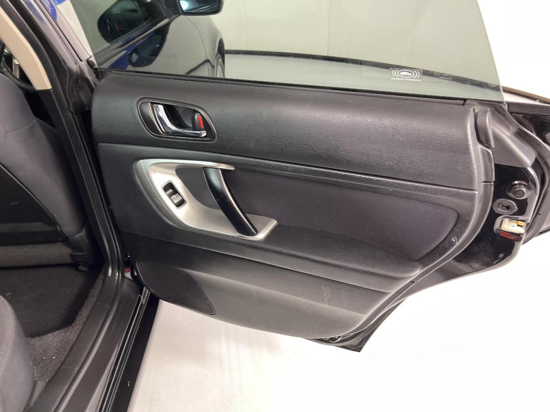 Photo '19' of Subaru Legacy