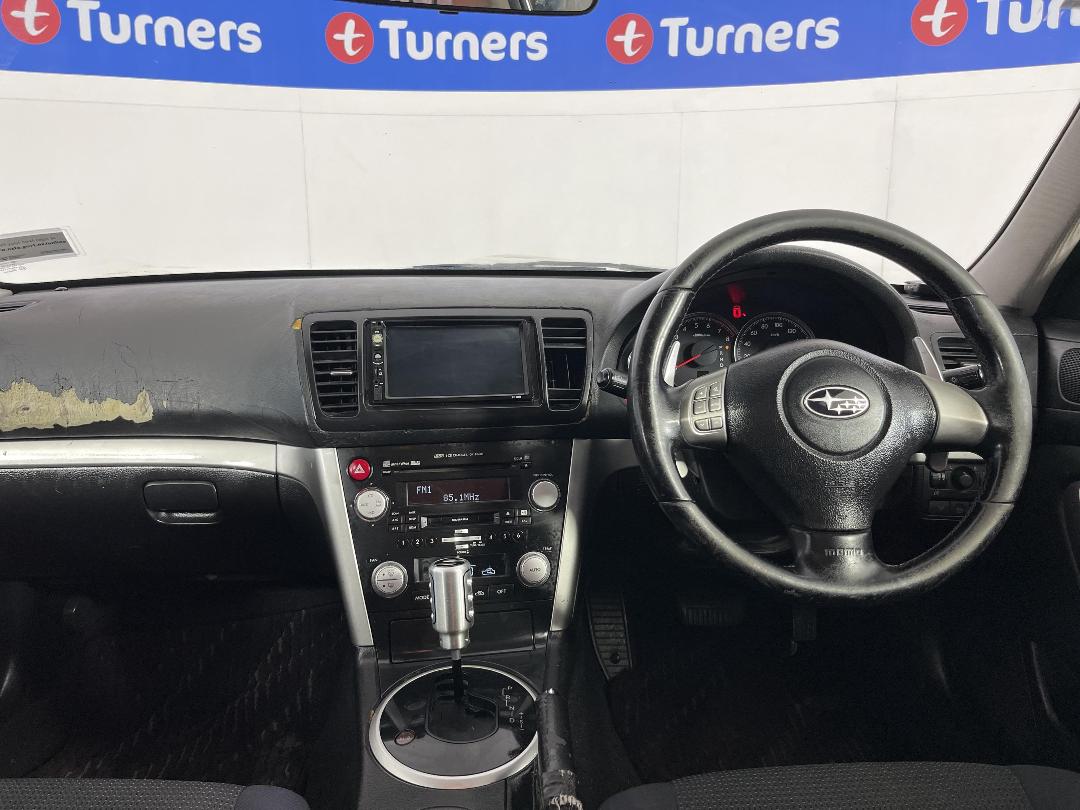 Photo '17' of Subaru Legacy