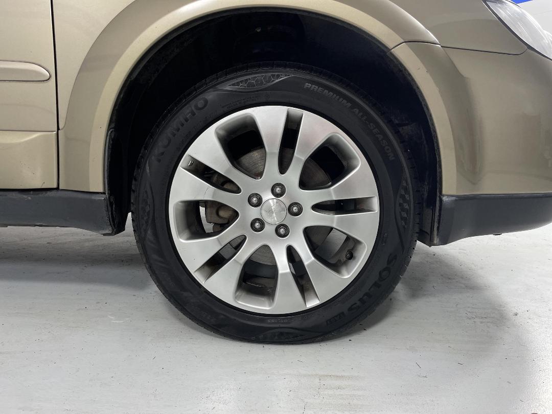 Photo '9' of Subaru Legacy