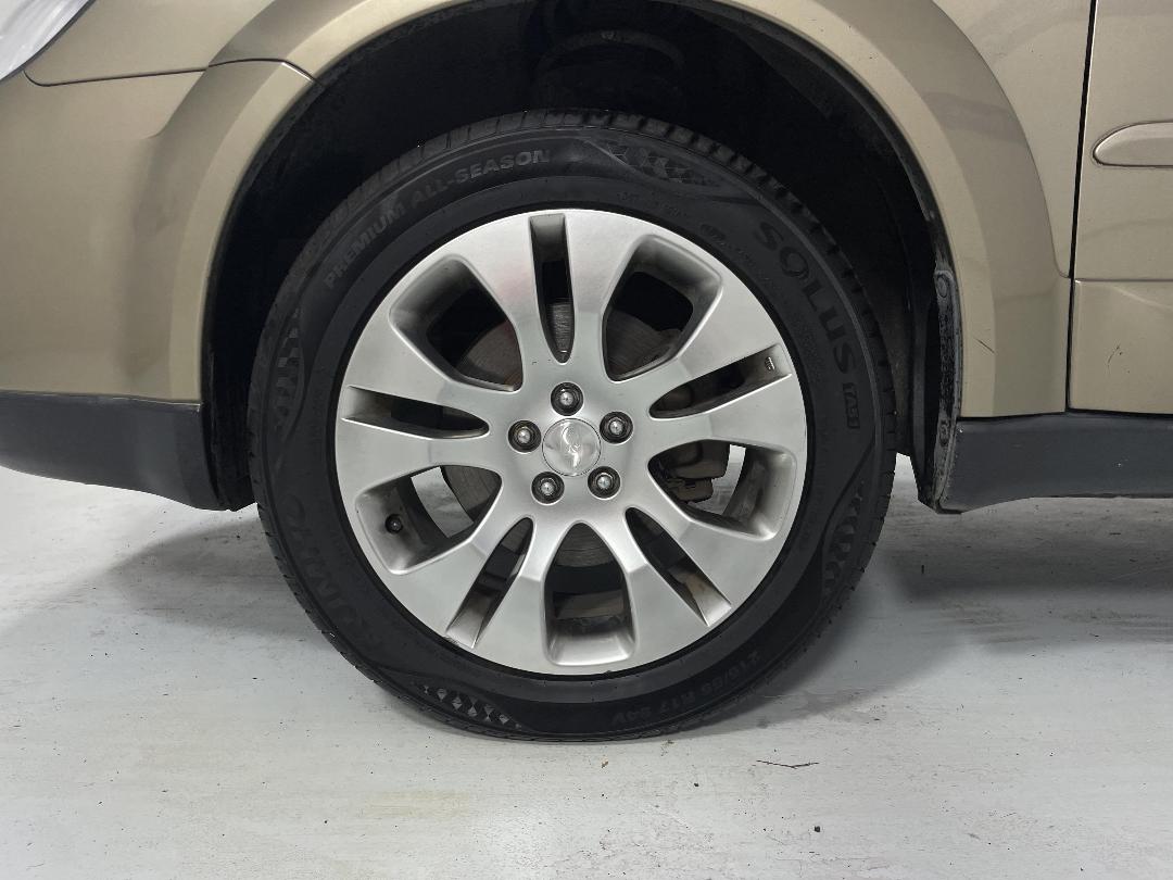 Photo '10' of Subaru Legacy