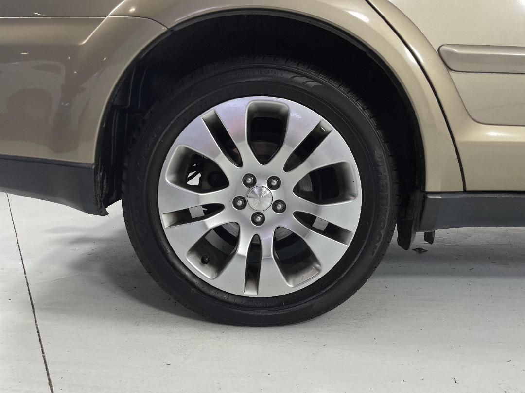 Photo '12' of Subaru Legacy