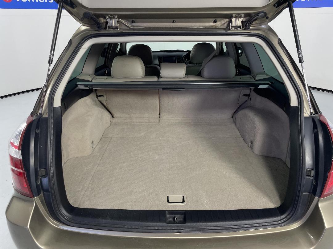 Photo '14' of Subaru Legacy