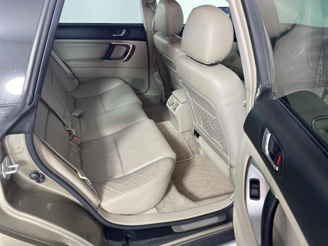 Photo '20' of Subaru Legacy