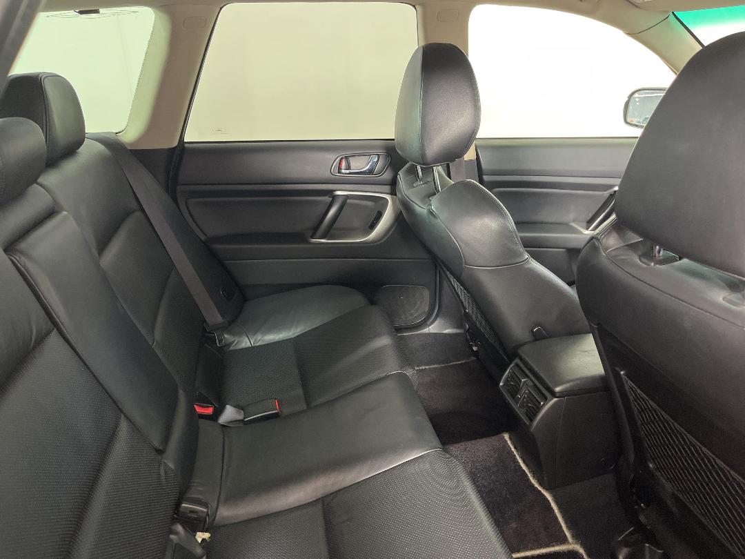 Photo '20' of Subaru Legacy