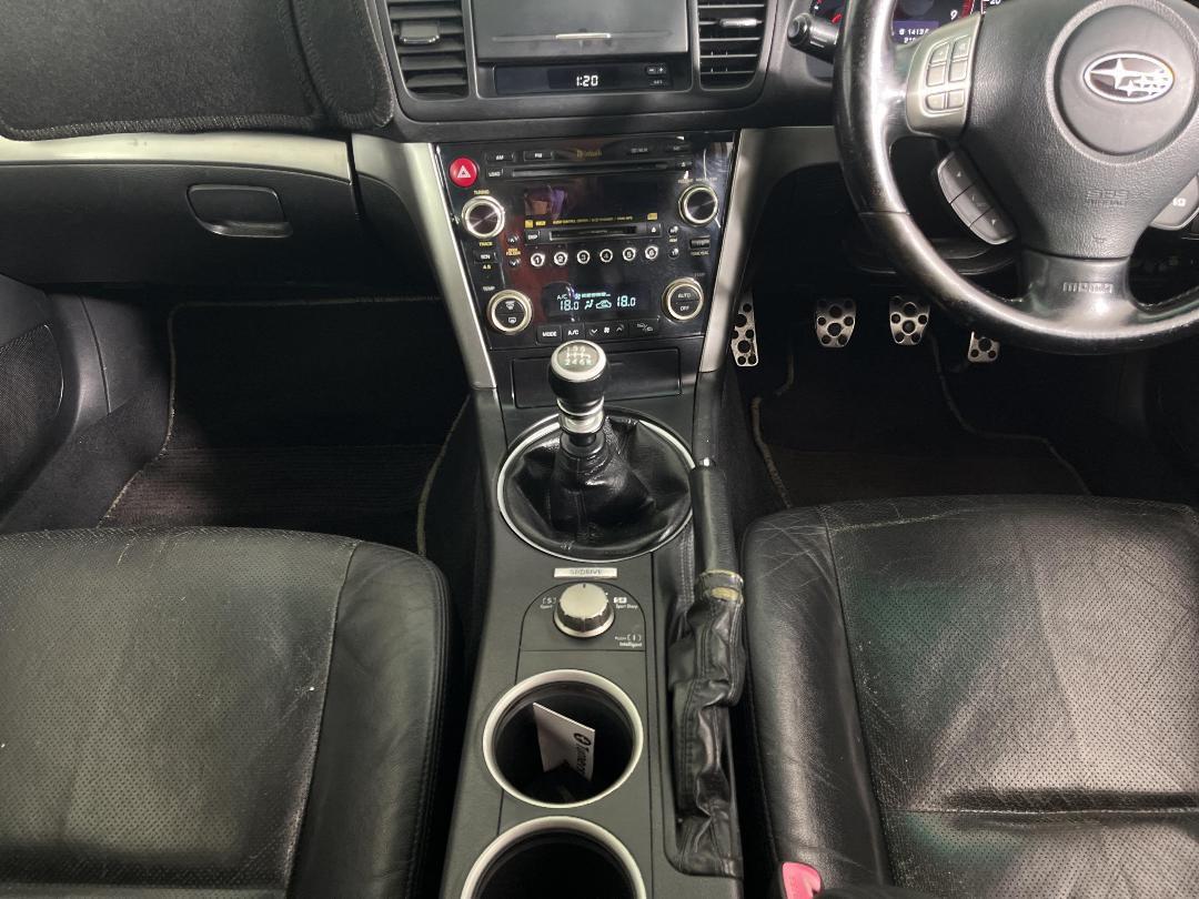 Photo '23' of Subaru Legacy