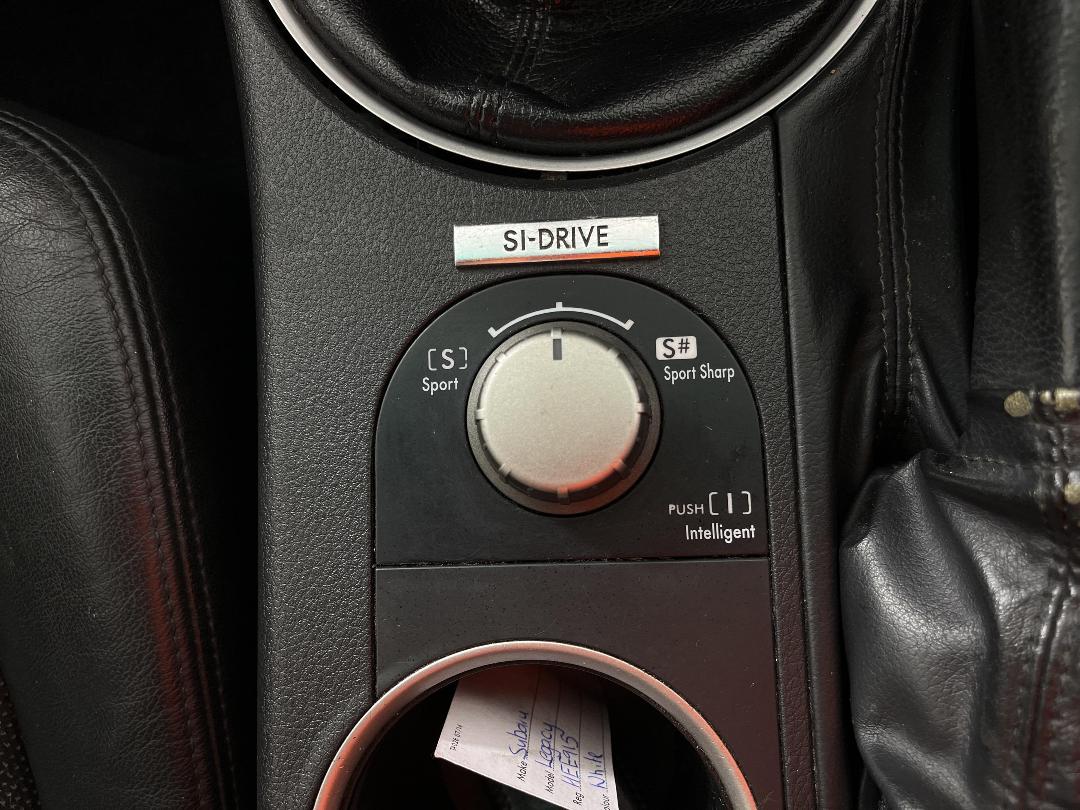 Photo '26' of Subaru Legacy