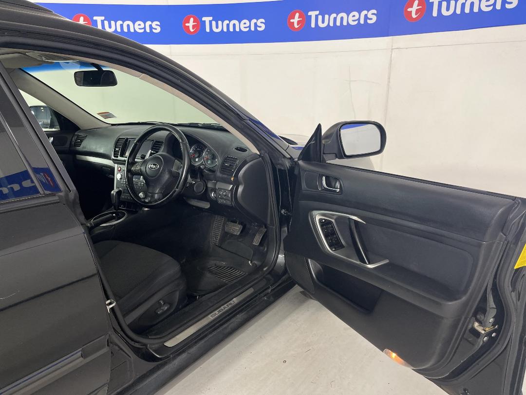 Photo '15' of Subaru Legacy