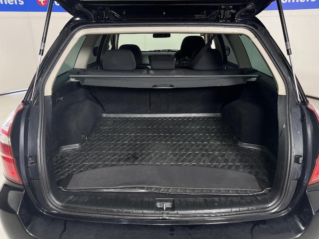 Photo '14' of Subaru Legacy