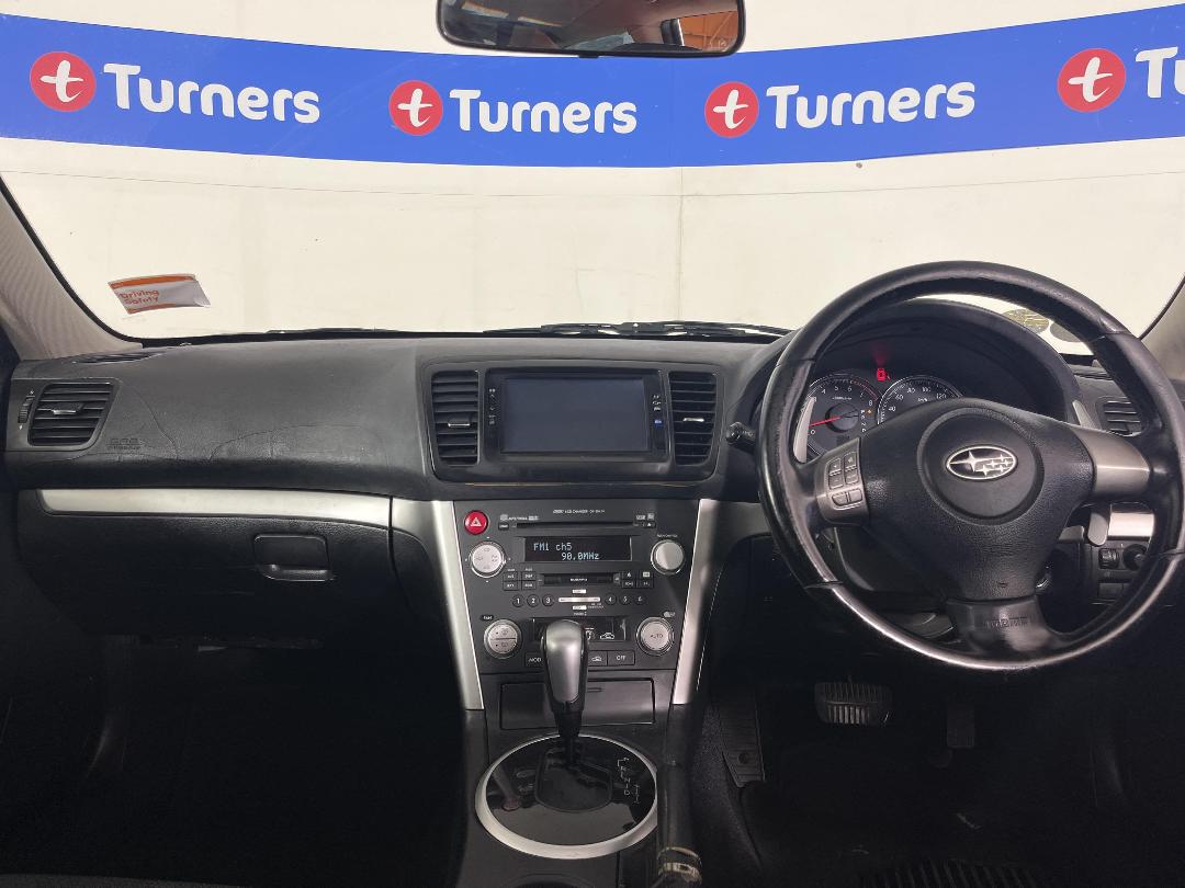 Photo '17' of Subaru Legacy