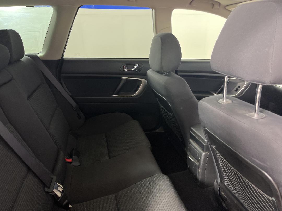 Photo '20' of Subaru Legacy