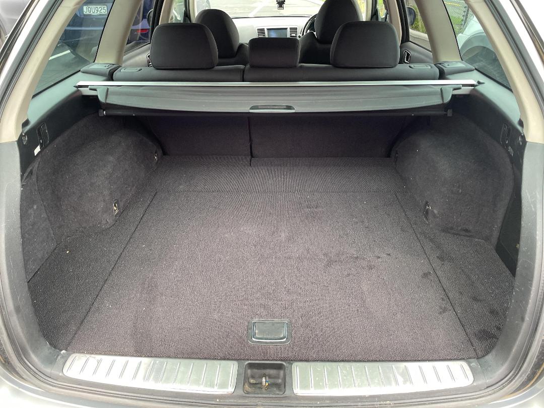 Photo '12' of Subaru Legacy Photo '12' of Subaru Legacy