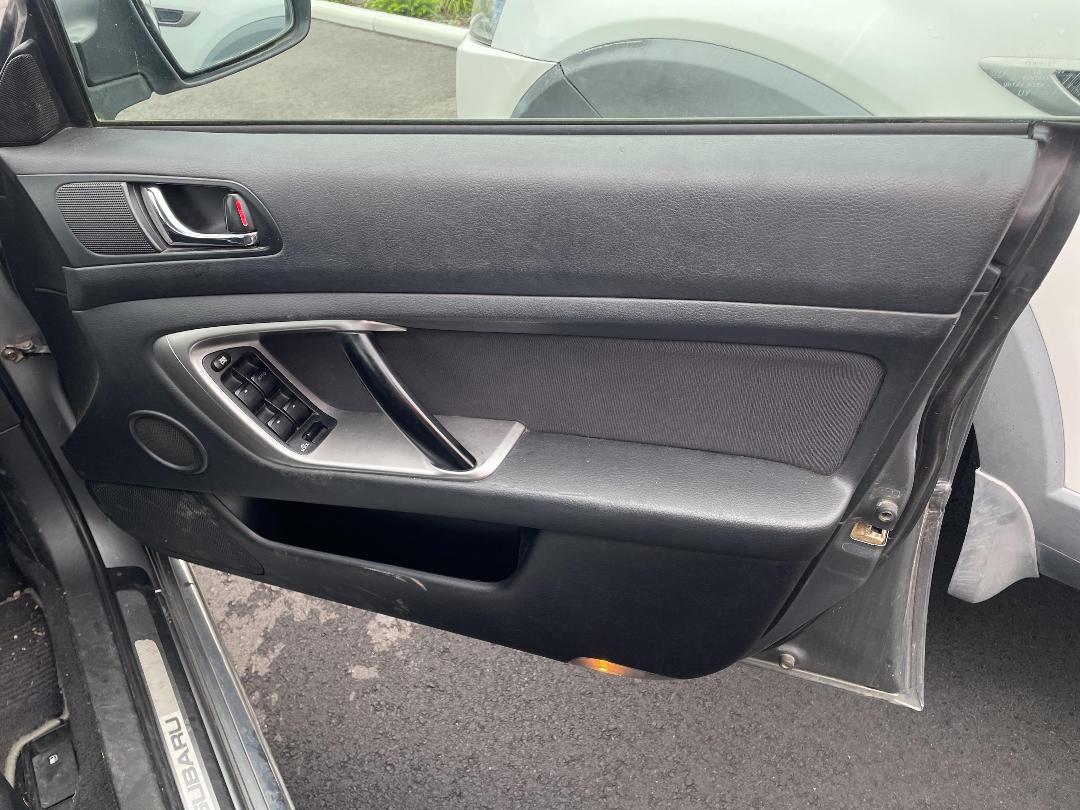 Photo '13' of Subaru Legacy Photo '13' of Subaru Legacy