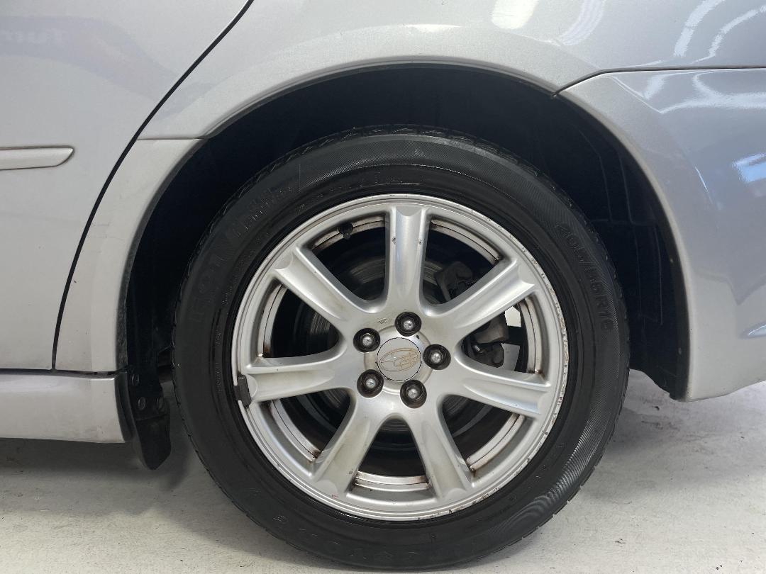 Photo '11' of Subaru Legacy