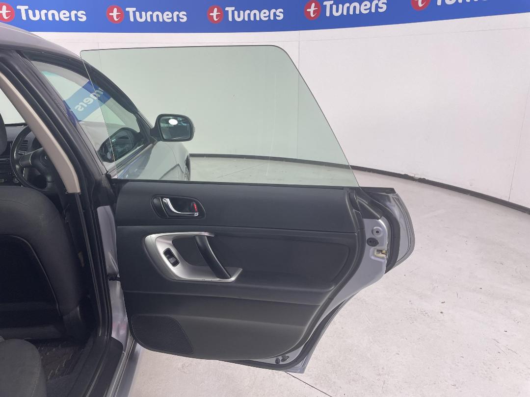 Photo '19' of Subaru Legacy