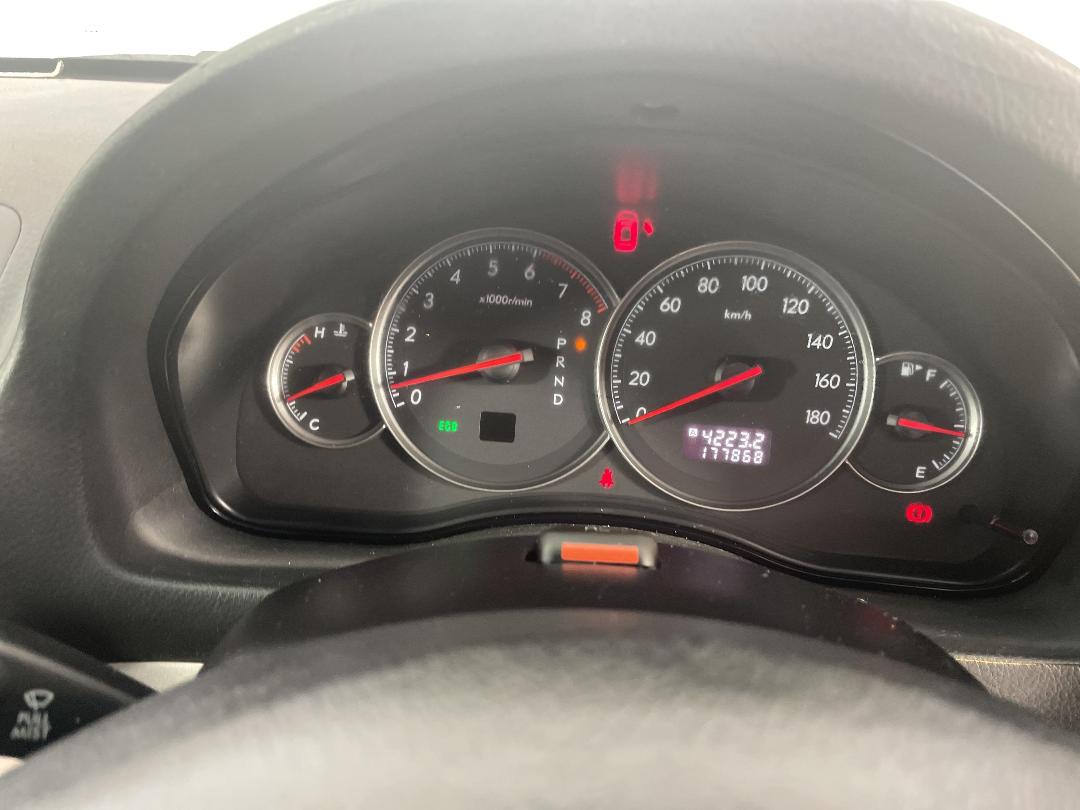 Photo '21' of Subaru Legacy