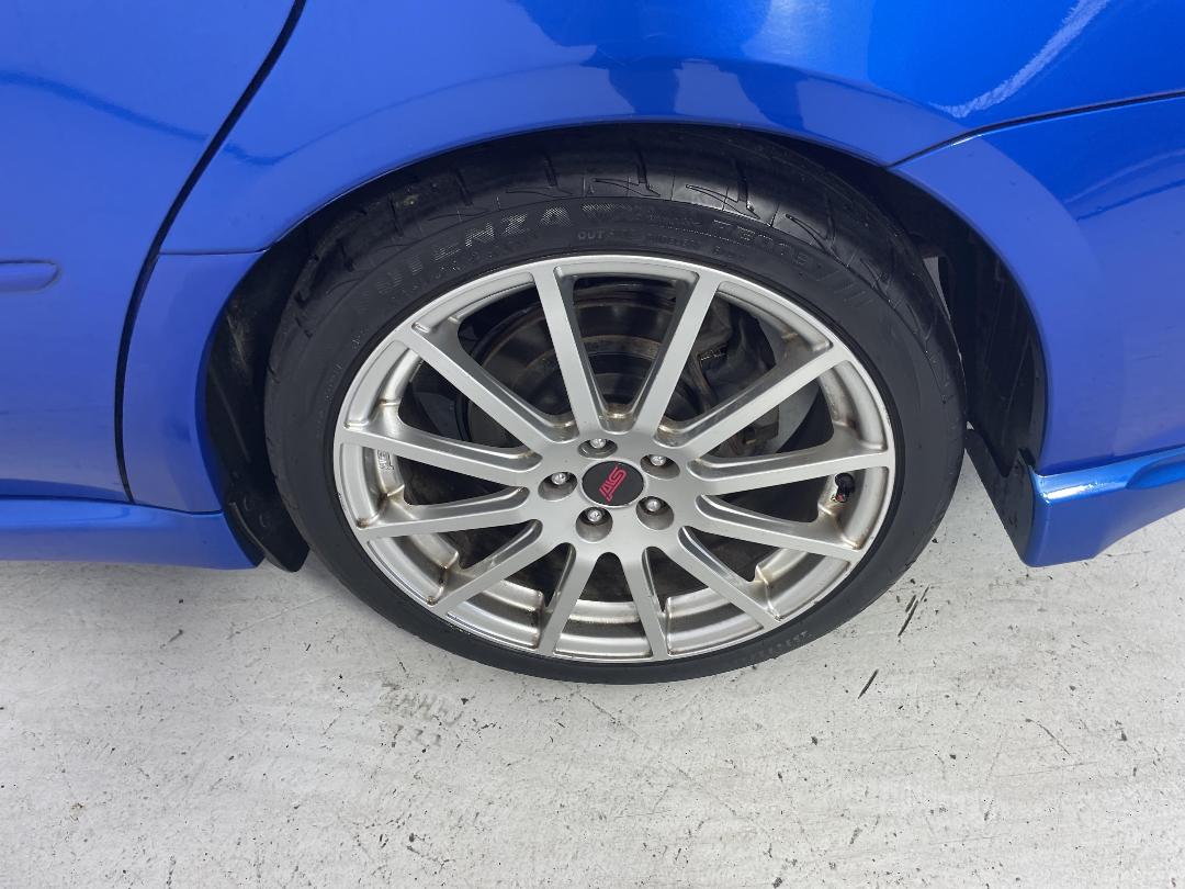 Photo '11' of Subaru Legacy