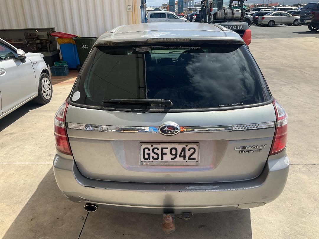 Photo '4' of Subaru Legacy