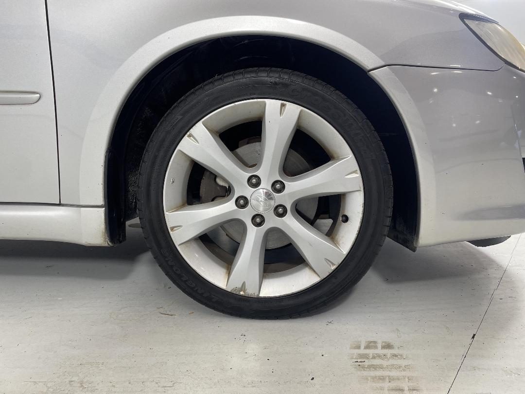 Photo '9' of Subaru Legacy