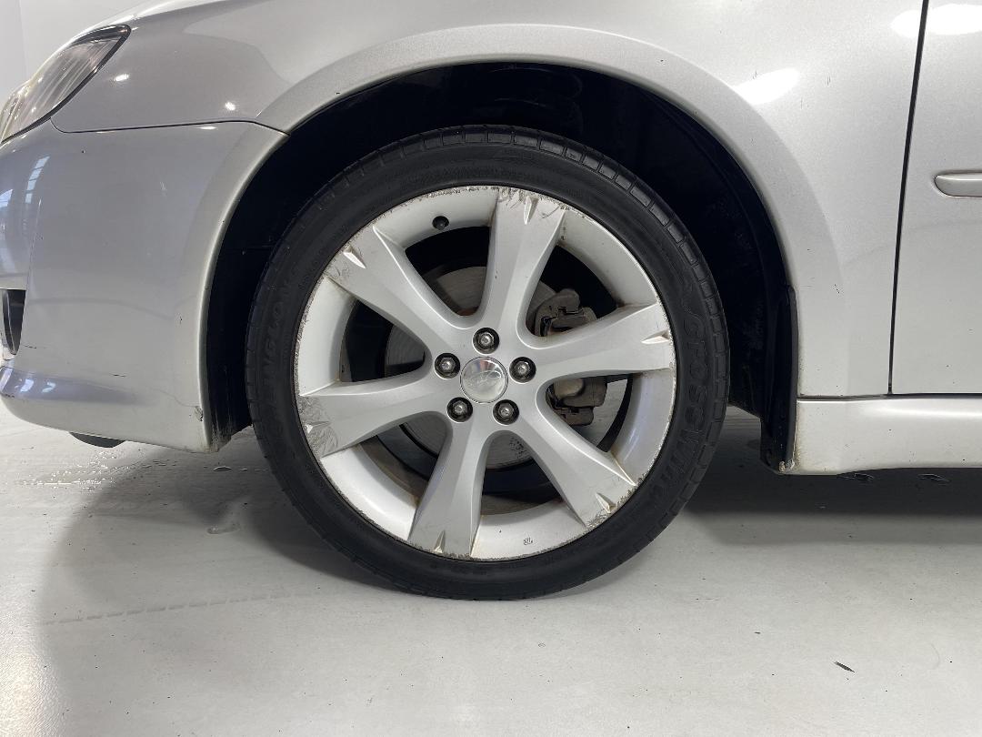 Photo '10' of Subaru Legacy