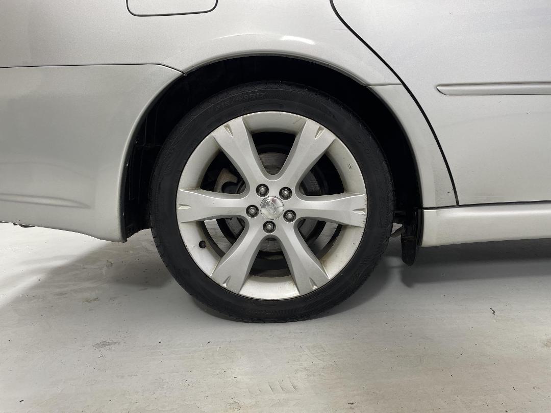 Photo '12' of Subaru Legacy